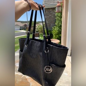 Michael Kors Leather Jet Set Signature Snap Pocket Tote